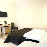 LEO Obchodna Delux Apartment
