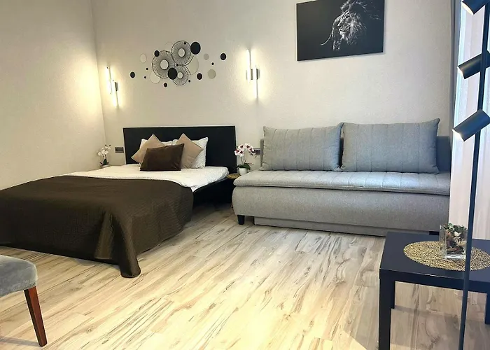 LEO Obchodna Delux Apartment